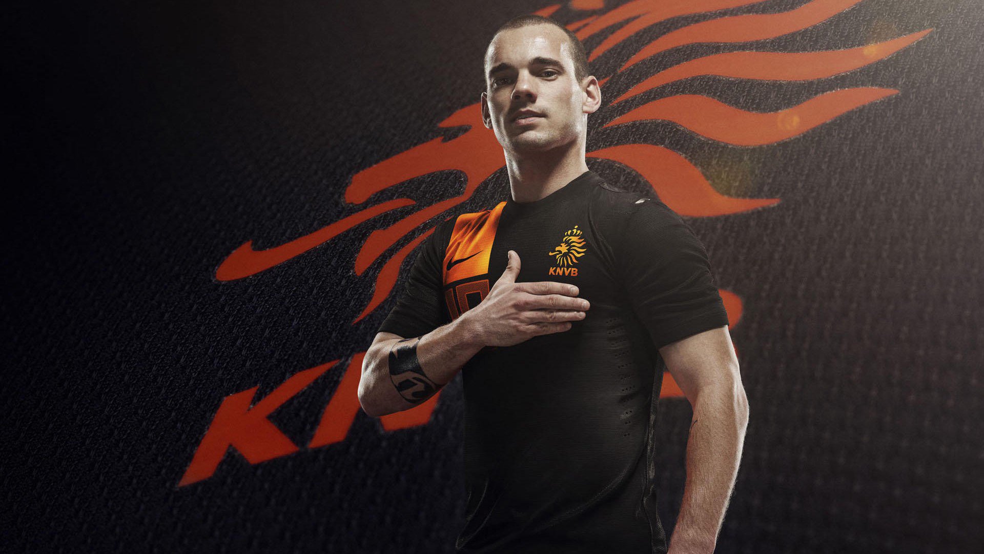 霍勒迪末节连续命中帮助雄鹿锁定胜局，霍勒迪顶薪续约雄鹿