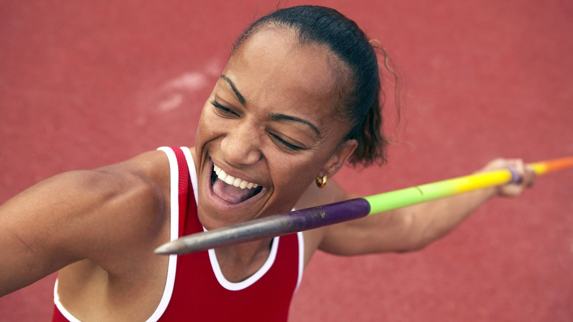 诺埃·庞蒂100米蝶泳决赛表现亮眼